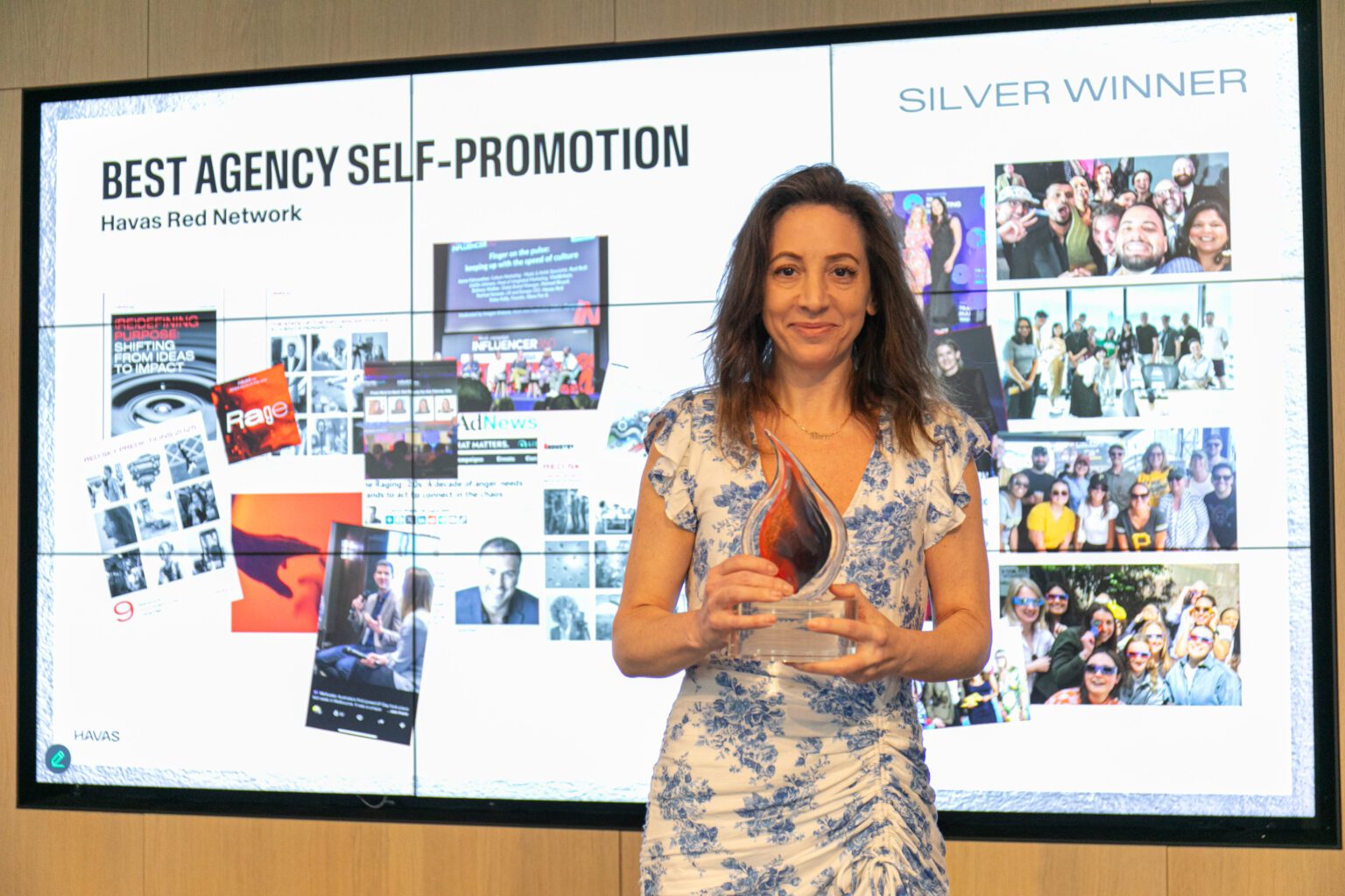 HAVAS Red SVP Jodi Einhorn accepts BOLD Award.